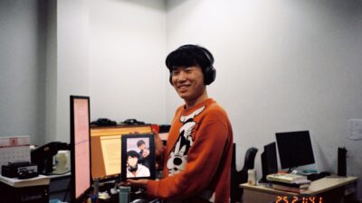 声優の宣材写真【服装完全ガイド】印象を左右する選び方のコツ