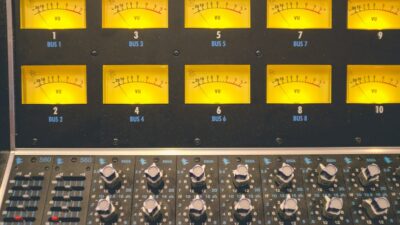ボイスサンプルで声質を最大限に活かす方法｜特徴別完全ガイド